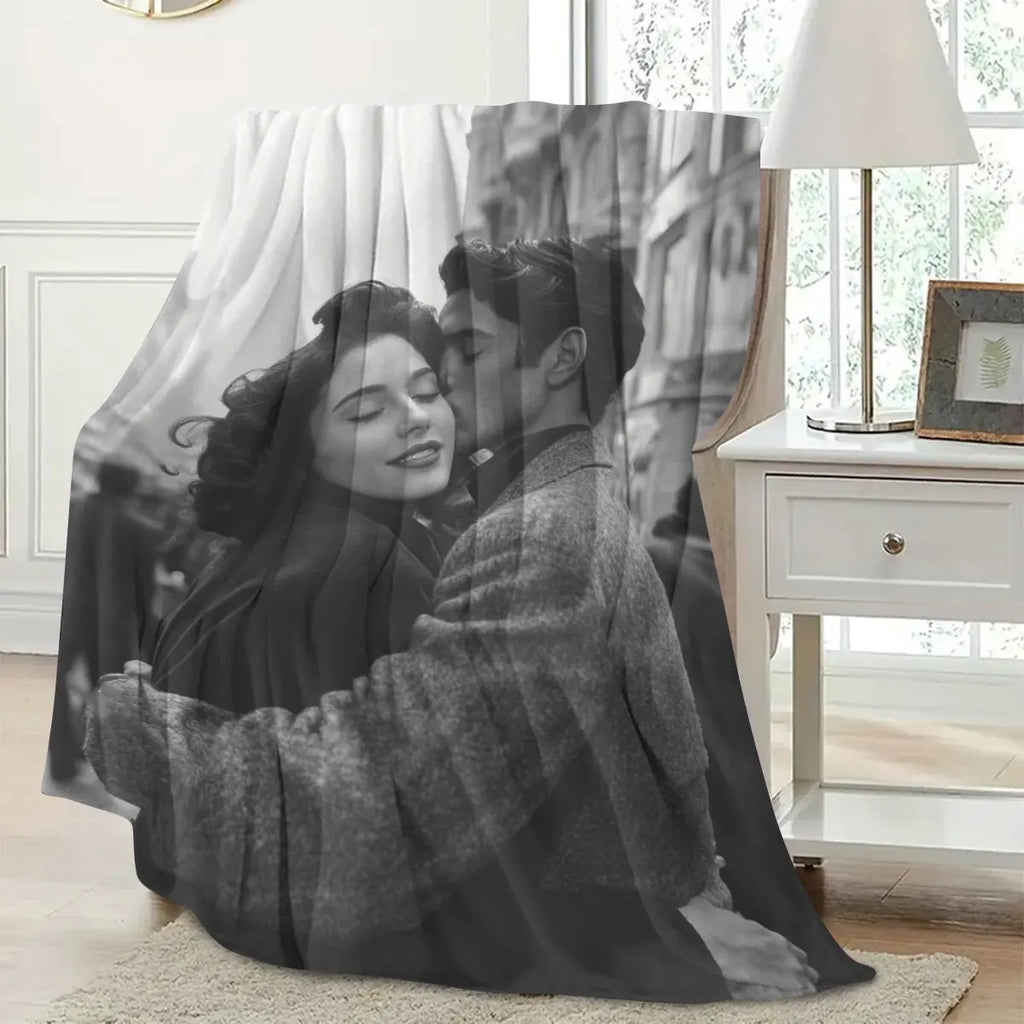 1 Piece of Custom DIY Personalized Photo Blanket for Your Loved One - Flannel Blanket with Personalized Photo, Soft and Warm, Suitable for Sofa, Bed, Office, Car, and Outdoor Travel - a Gift for Men and Women Suitable for All